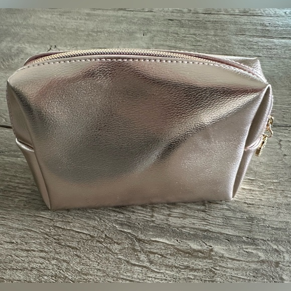 NEW - Shiseido min skin care set - Picture 3 of 3